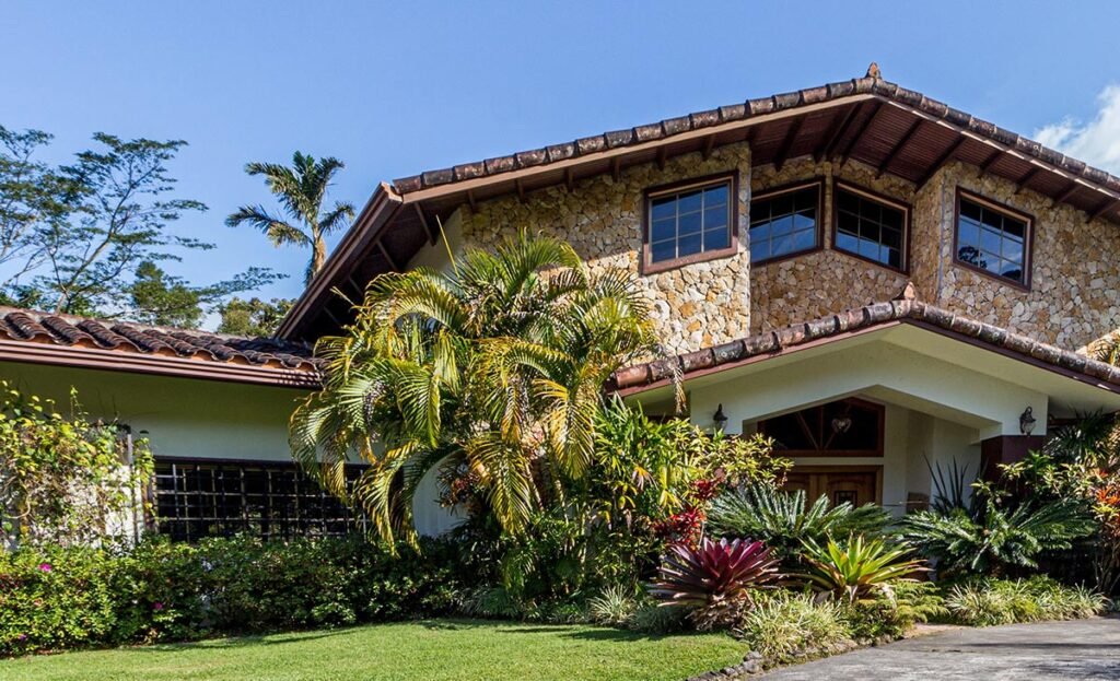 Believe you can and you’re halfway there. fran hogan vbjh5enwa8g unsplash